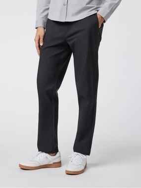 Vuori Cascade Tech Chino Pants In Black Size 32
